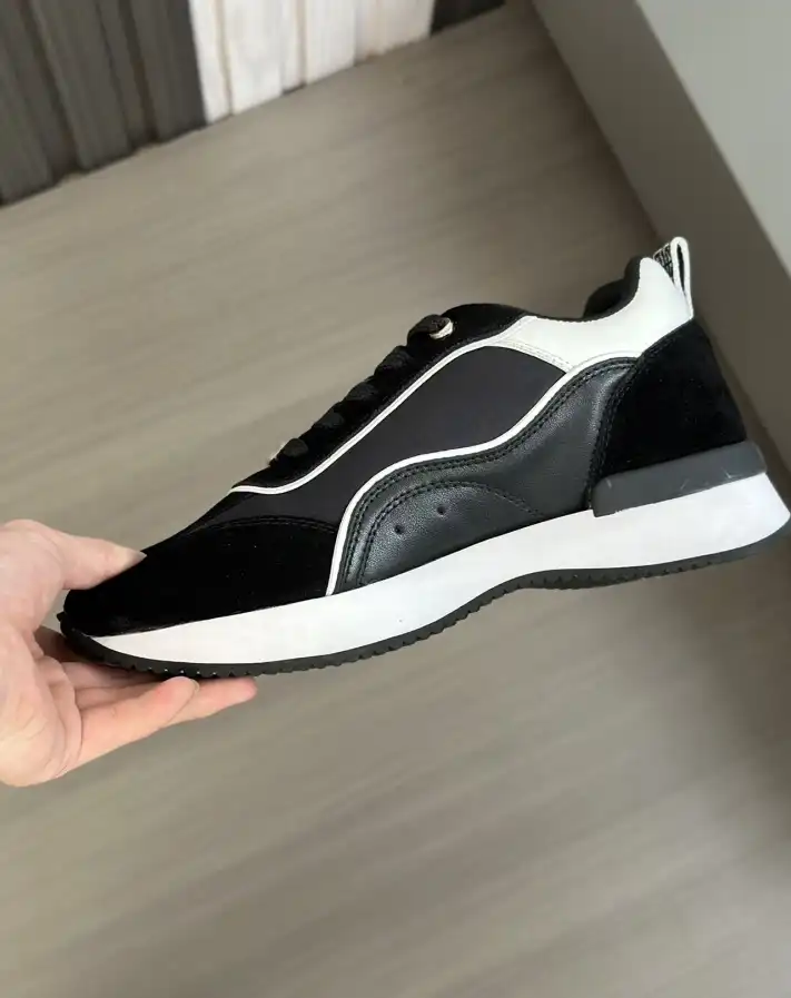 hype Givenchy Sneakers