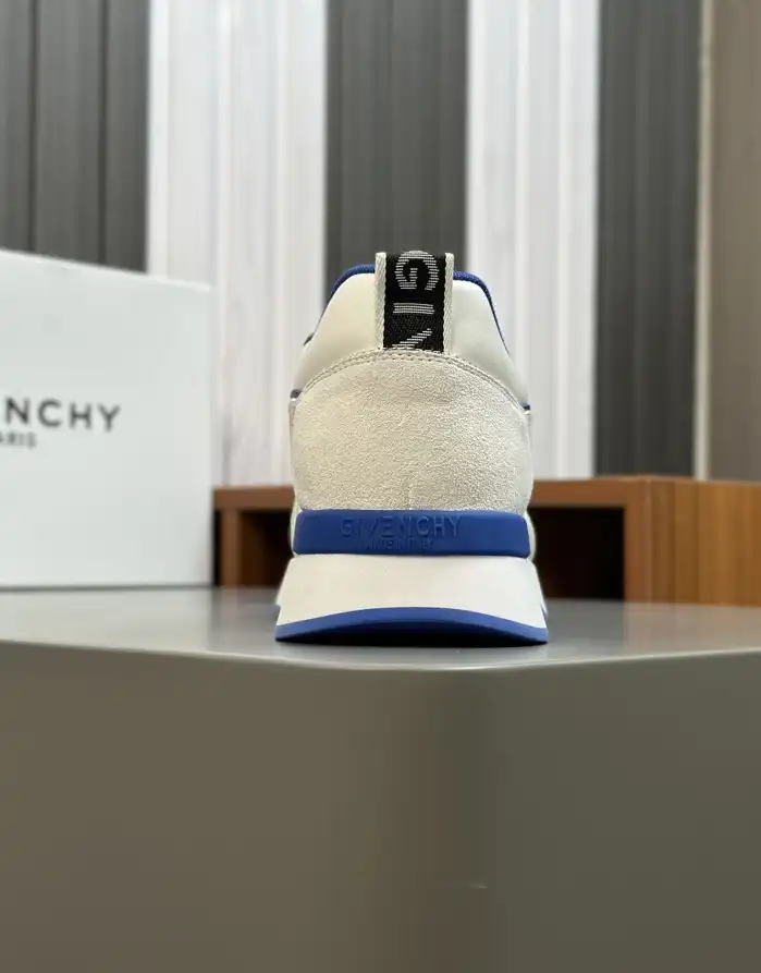 hype Givenchy Sneakers