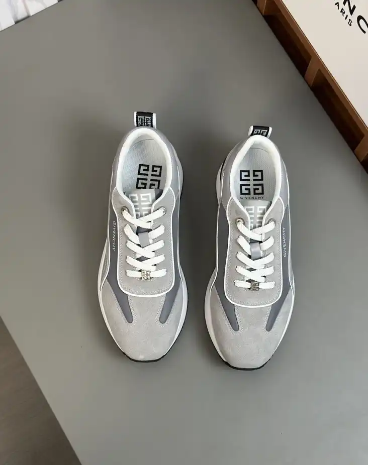 hype Givenchy Sneakers