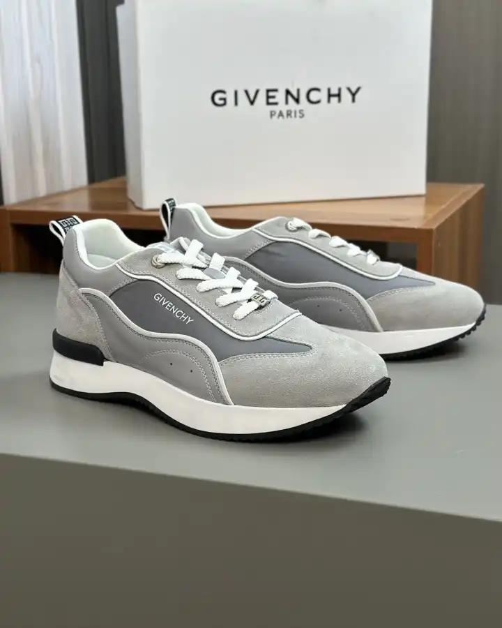 hype Givenchy Sneakers