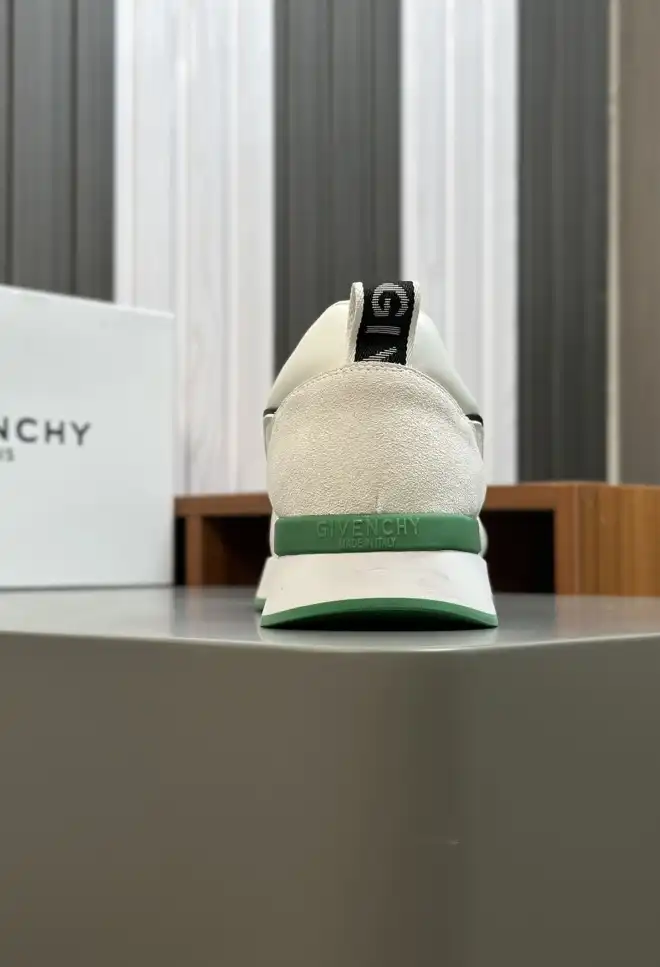 hype Givenchy Sneakers