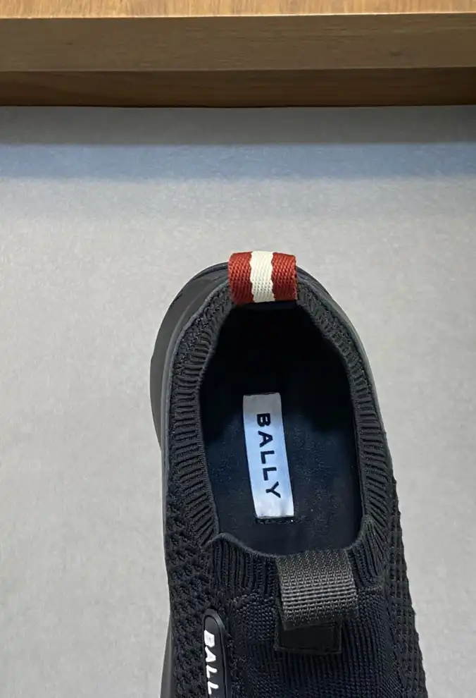 hype Burberry Sneakers