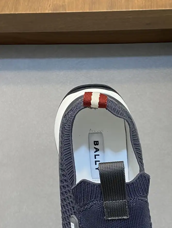 hype Burberry Sneakers