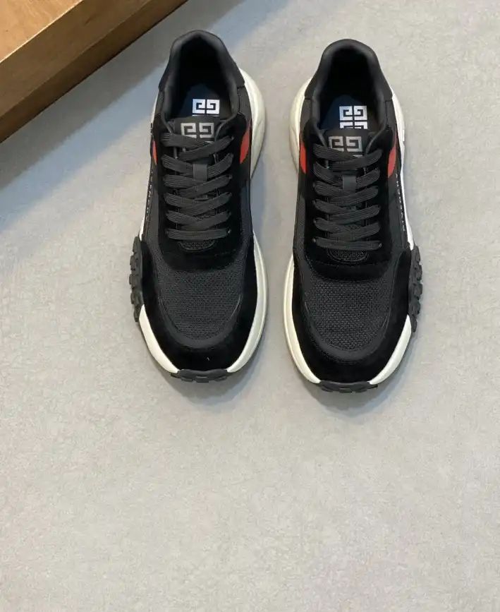 hype Givenchy Sneakers