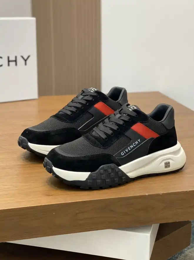 hype Givenchy Sneakers