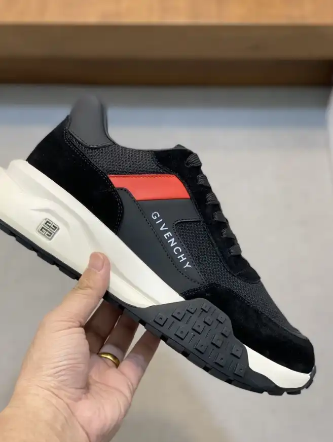 hype Givenchy Sneakers