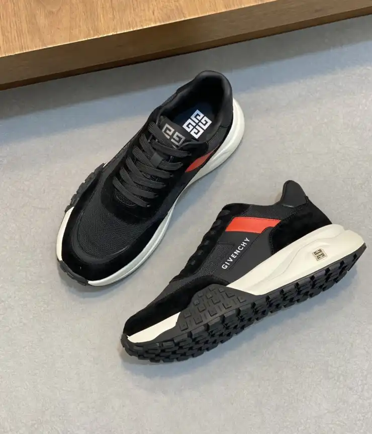 hype Givenchy Sneakers