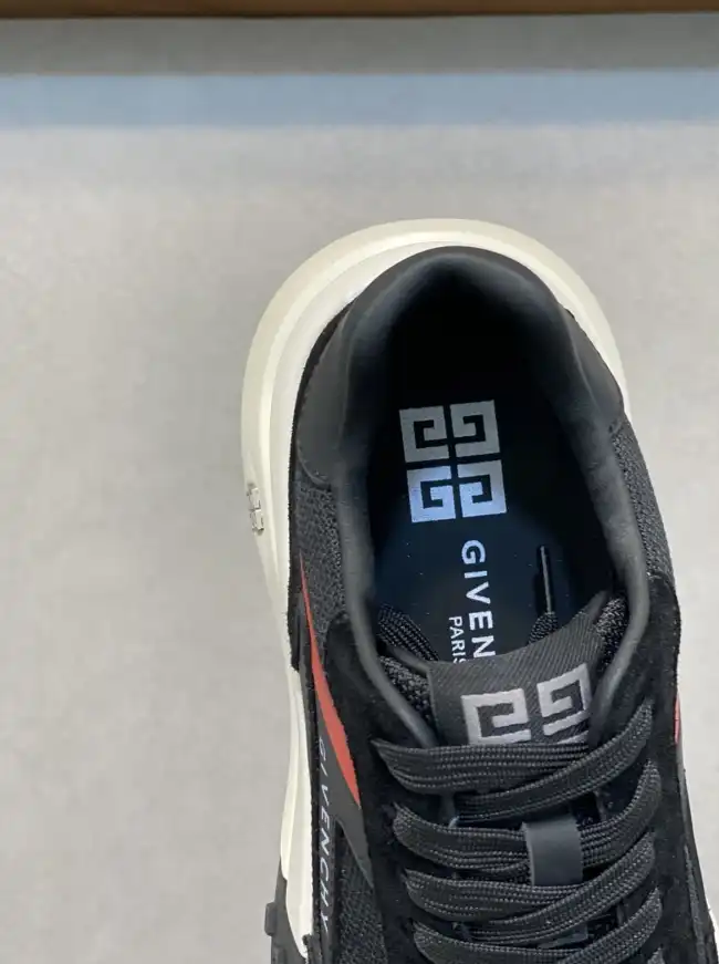 hype Givenchy Sneakers