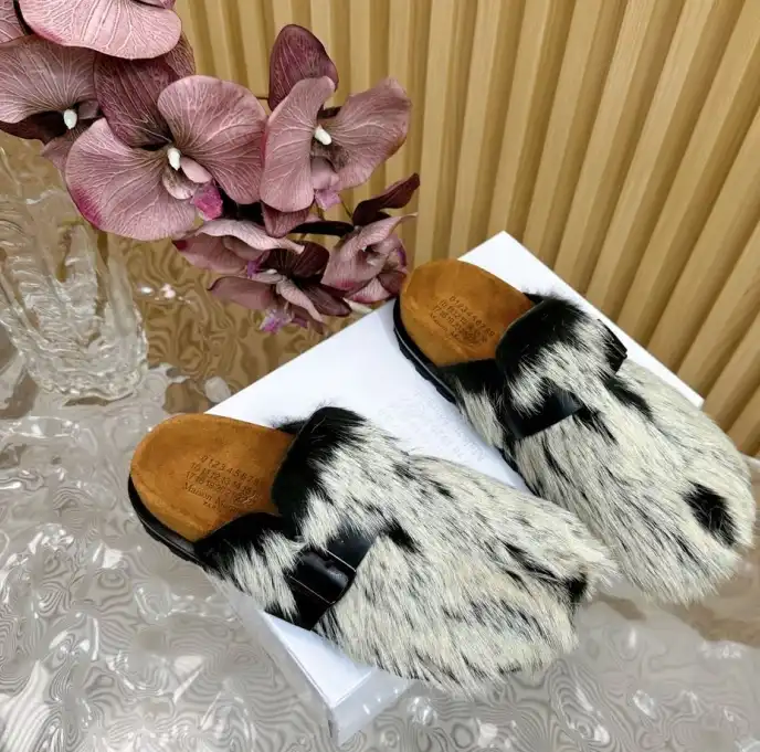 Other Slippers