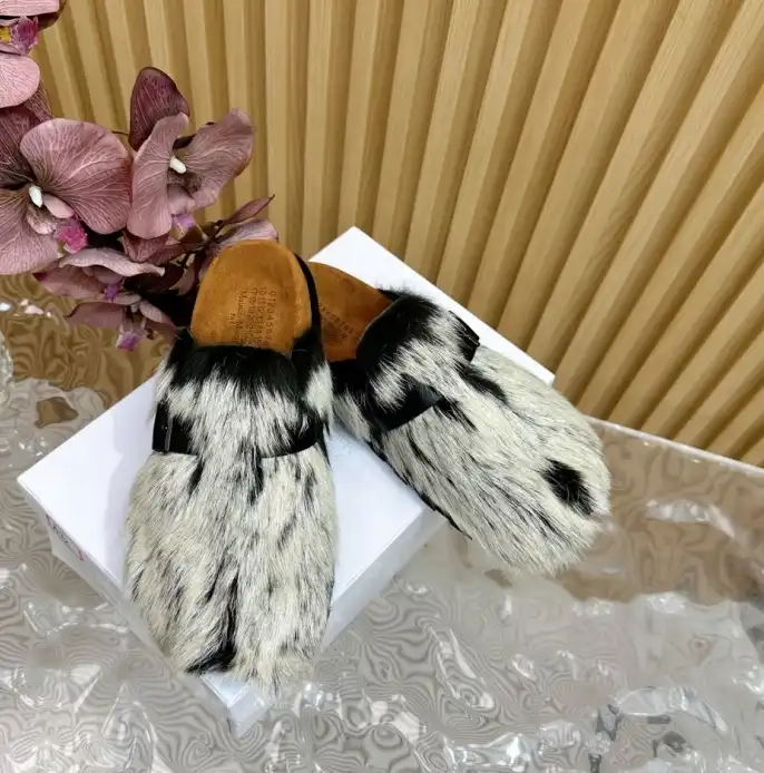 Other Slippers