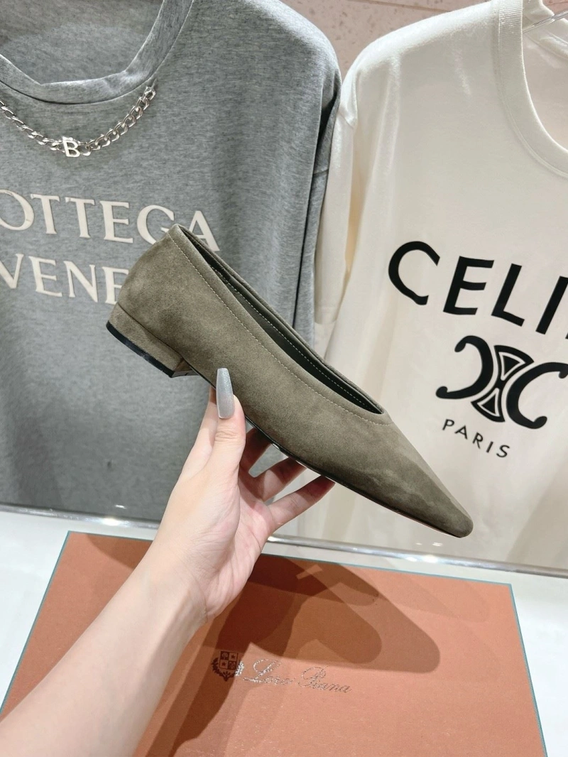 Other flat shoes