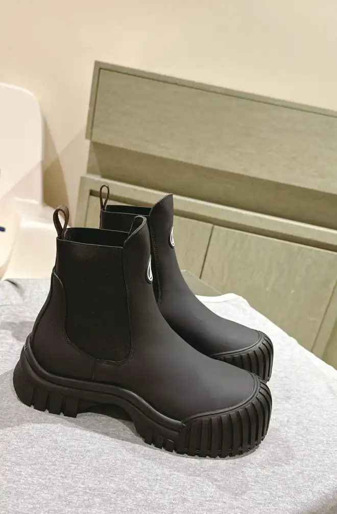 LV Boots