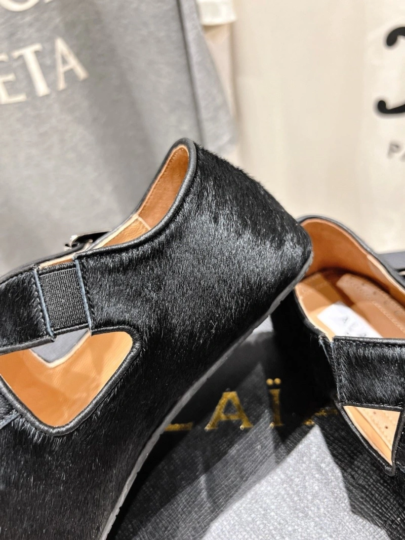 Other flat shoes