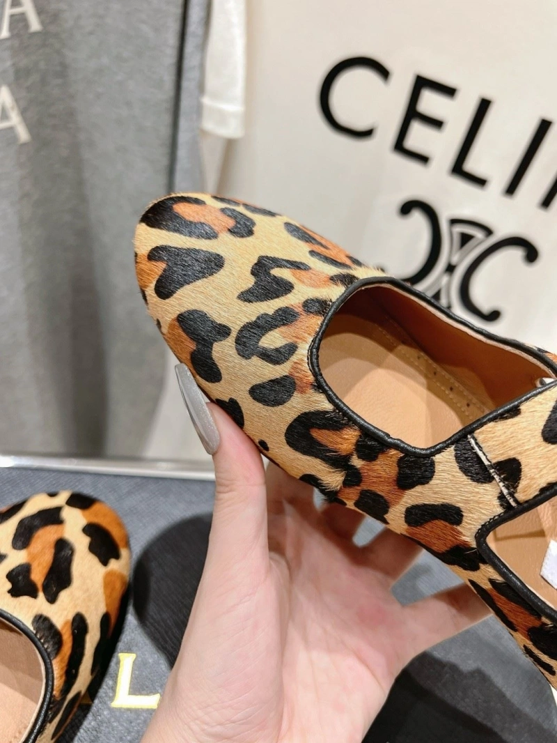 Other flat shoes
