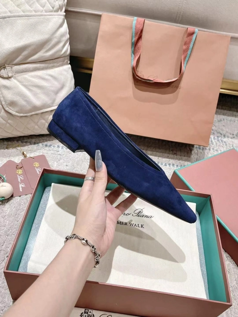 Other flat shoes