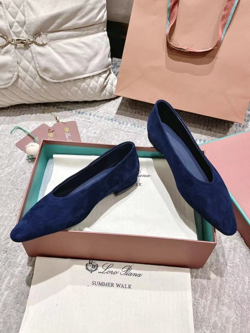 Other flat shoes