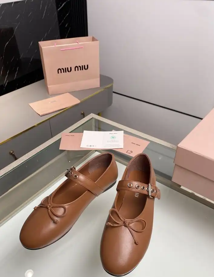 hype Miu Miu flat shoes