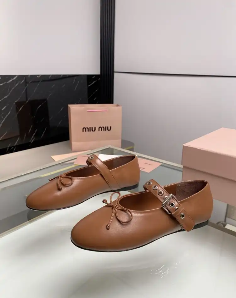 hype Miu Miu flat shoes