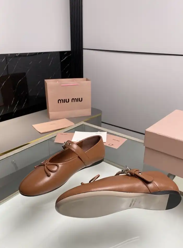 hype Miu Miu flat shoes