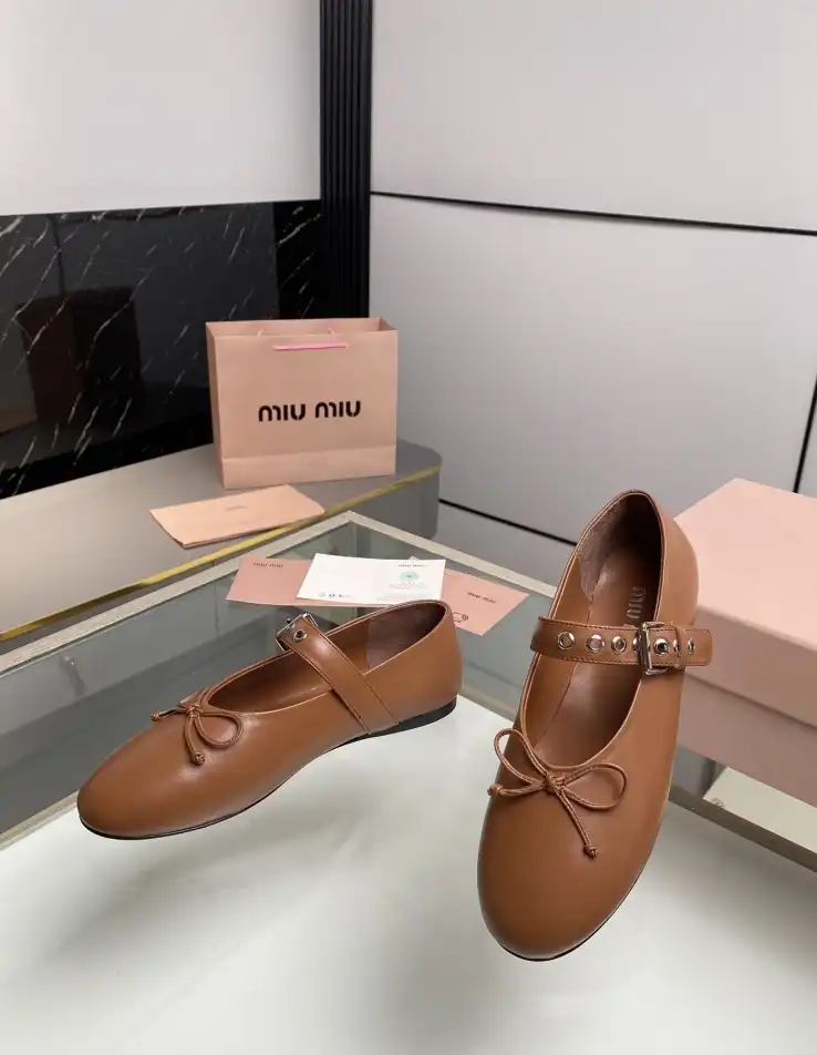 hype Miu Miu flat shoes