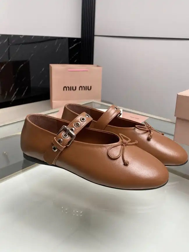 hype Miu Miu flat shoes