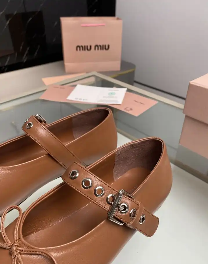 hype Miu Miu flat shoes