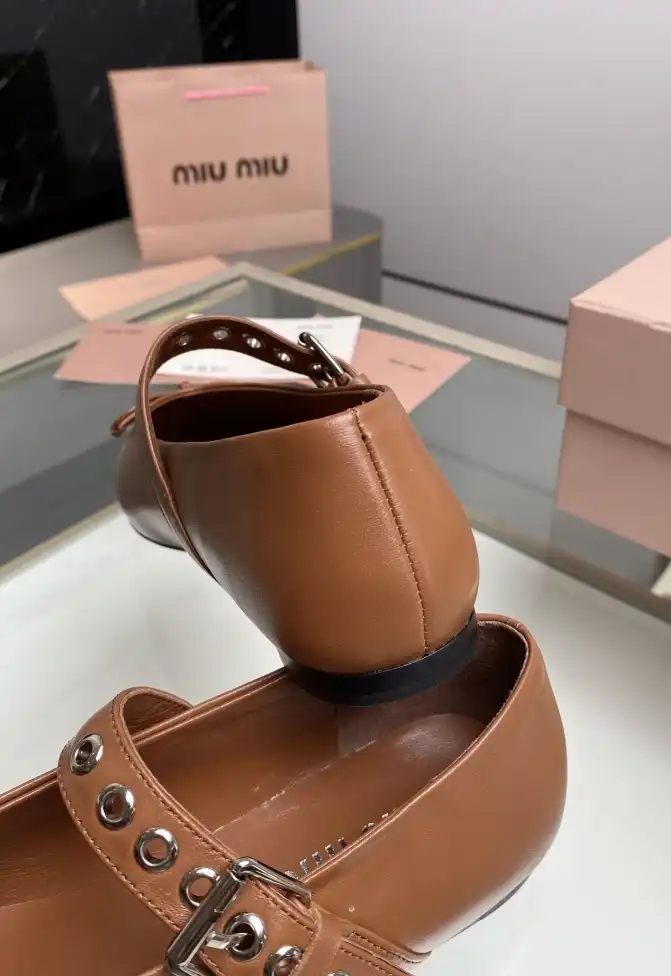 hype Miu Miu flat shoes