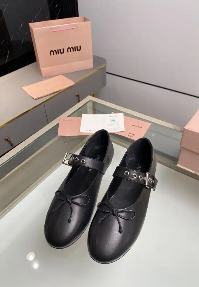 hype Miu Miu flat shoes