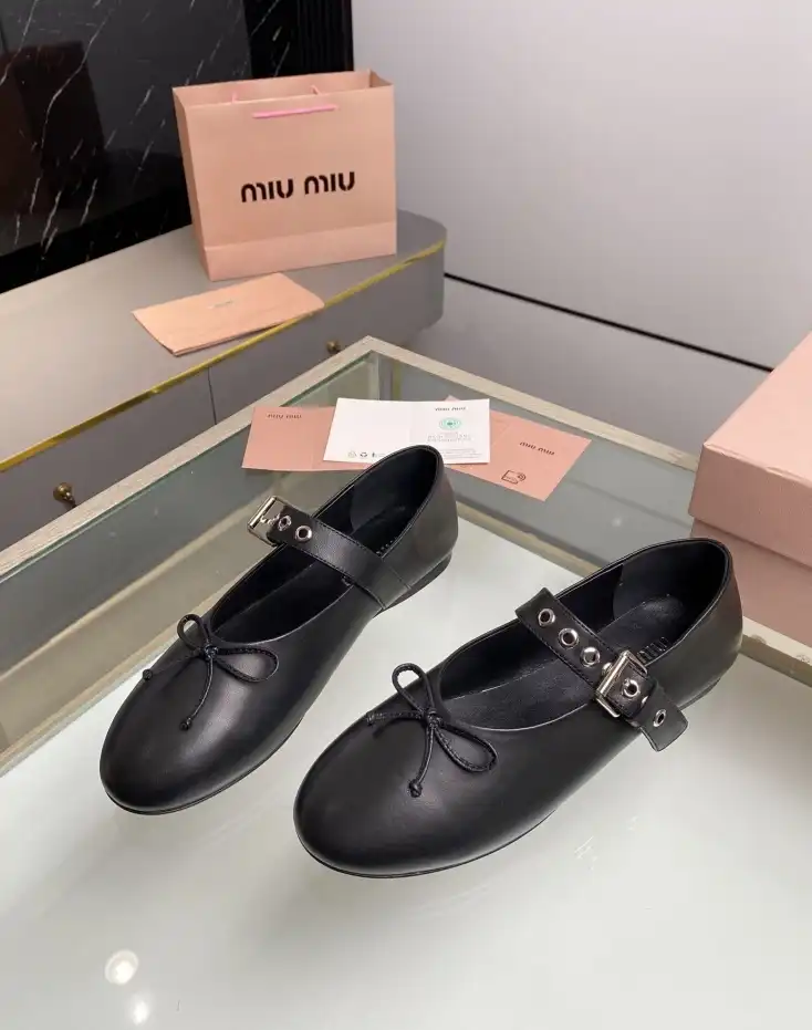 hype Miu Miu flat shoes