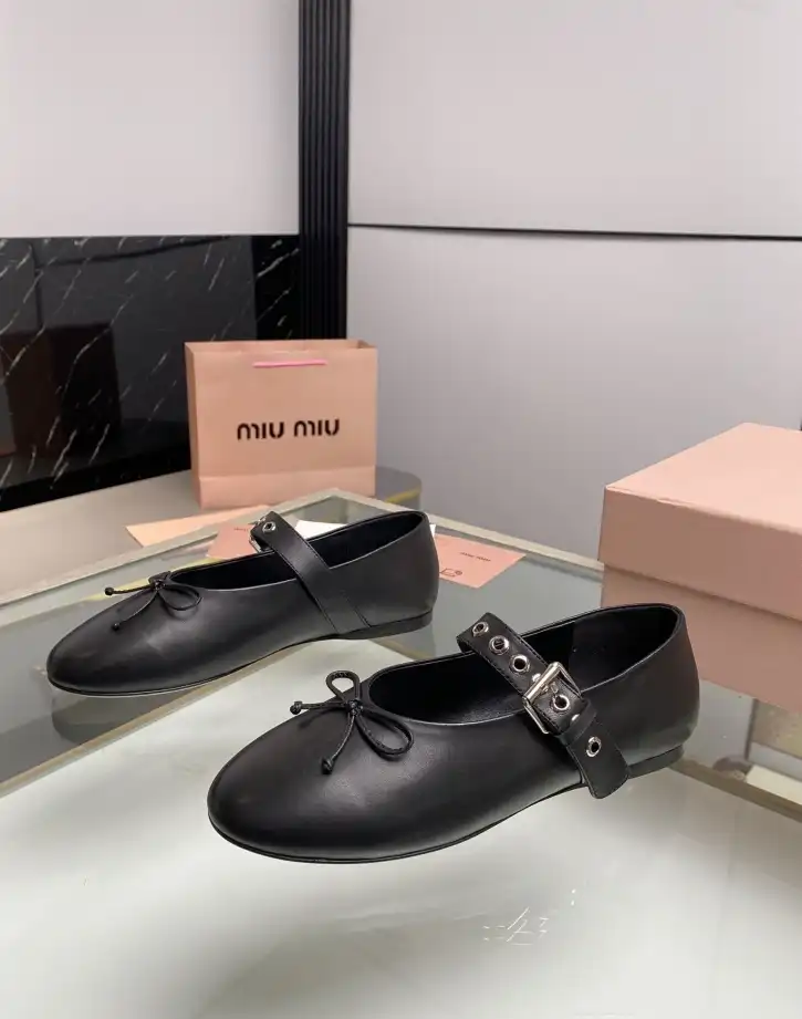 hype Miu Miu flat shoes