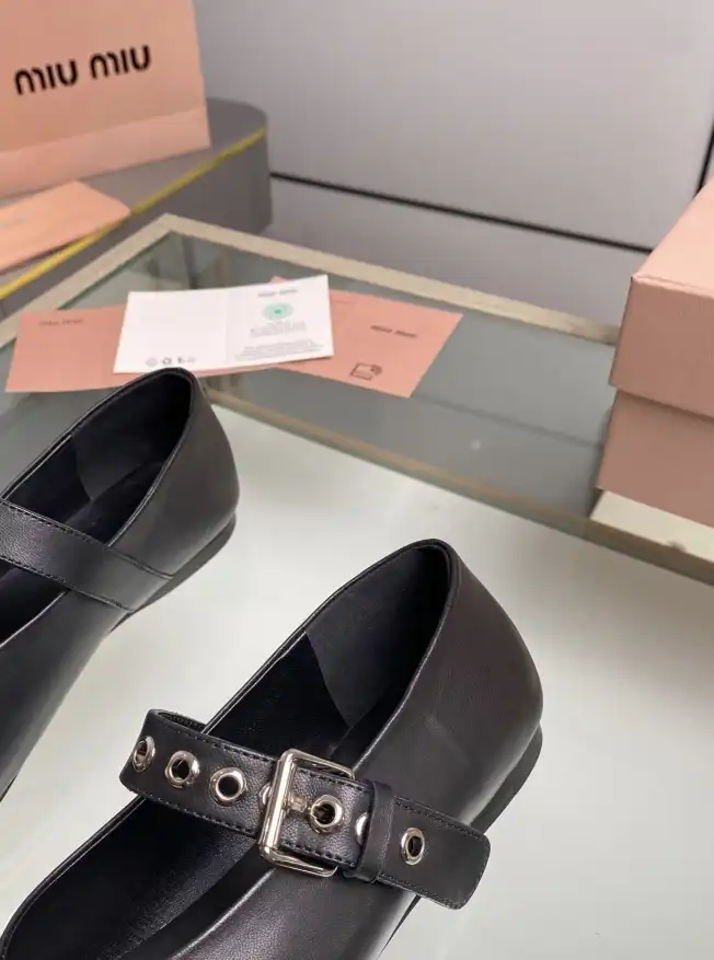 hype Miu Miu flat shoes