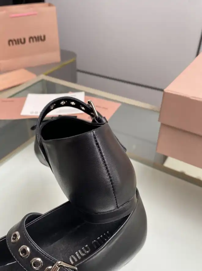 hype Miu Miu flat shoes