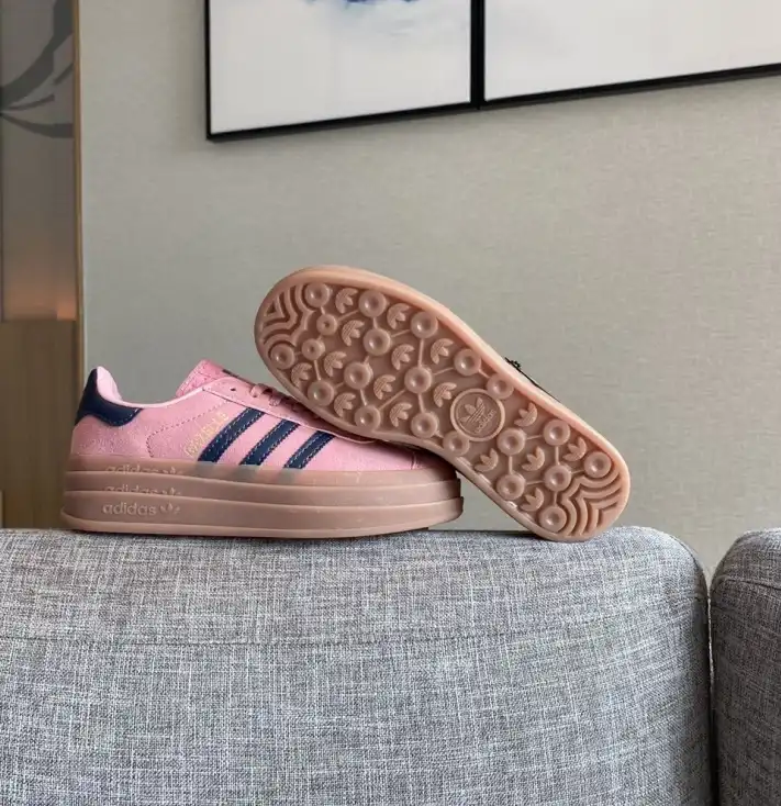 hype Adidas Sneakers