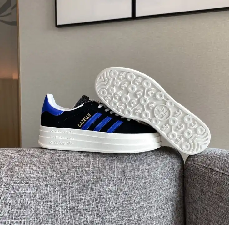 hype Adidas Sneakers