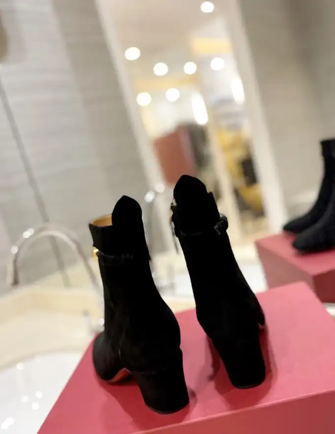 hype Valentino Boots