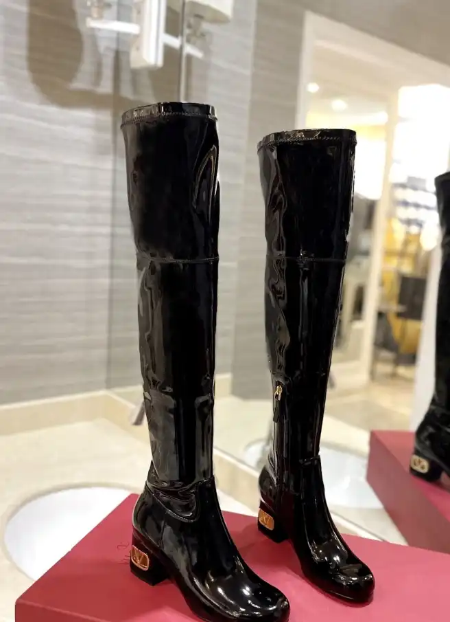 hype Valentino Boots