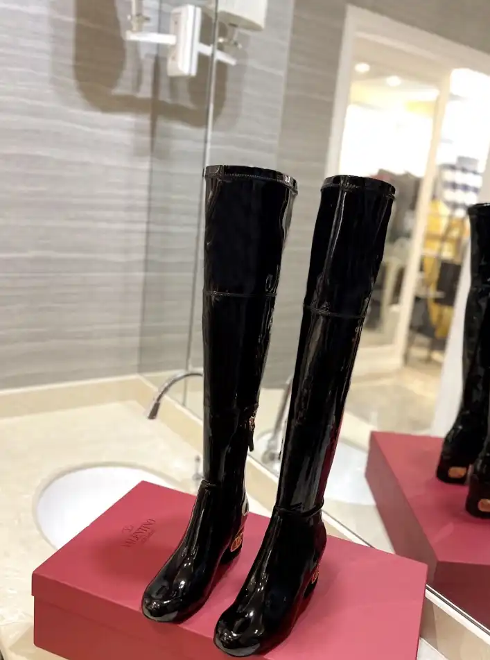 hype Valentino Boots