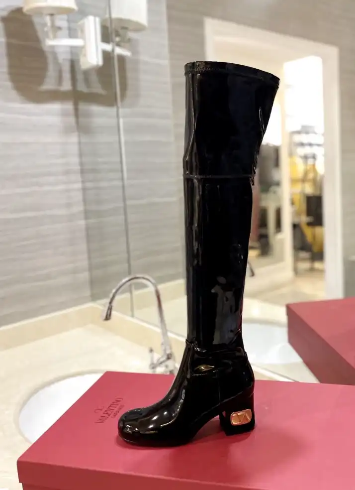 hype Valentino Boots