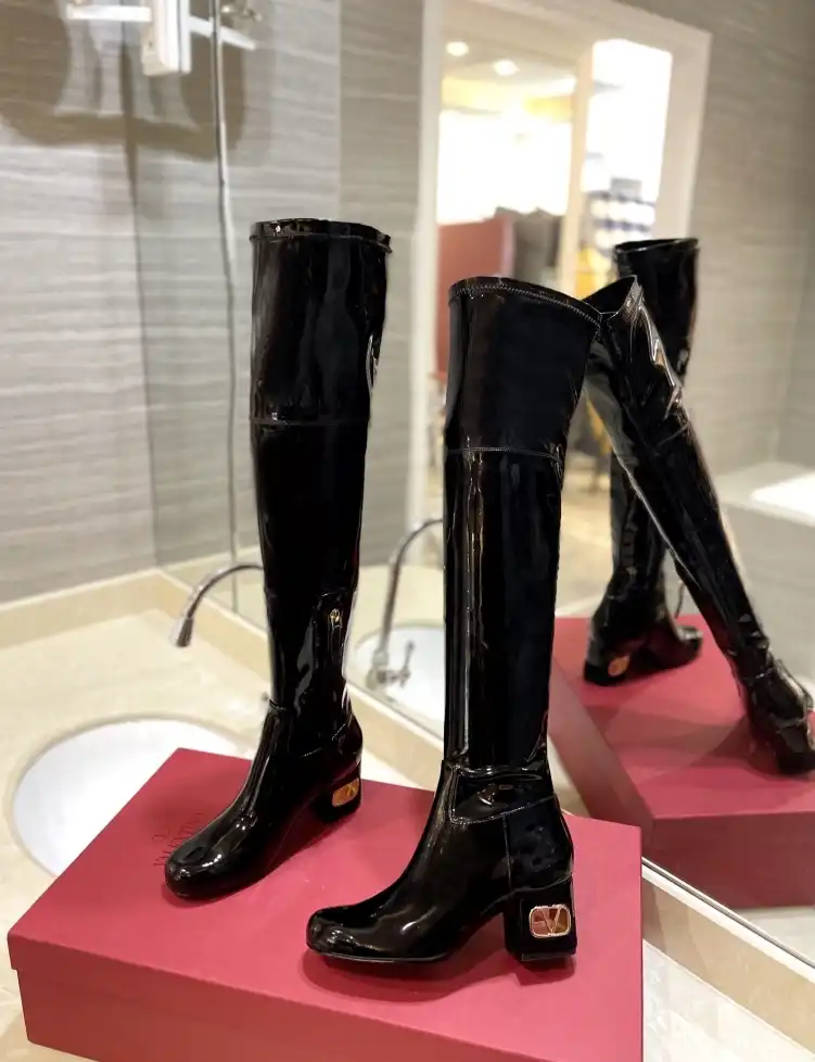 hype Valentino Boots