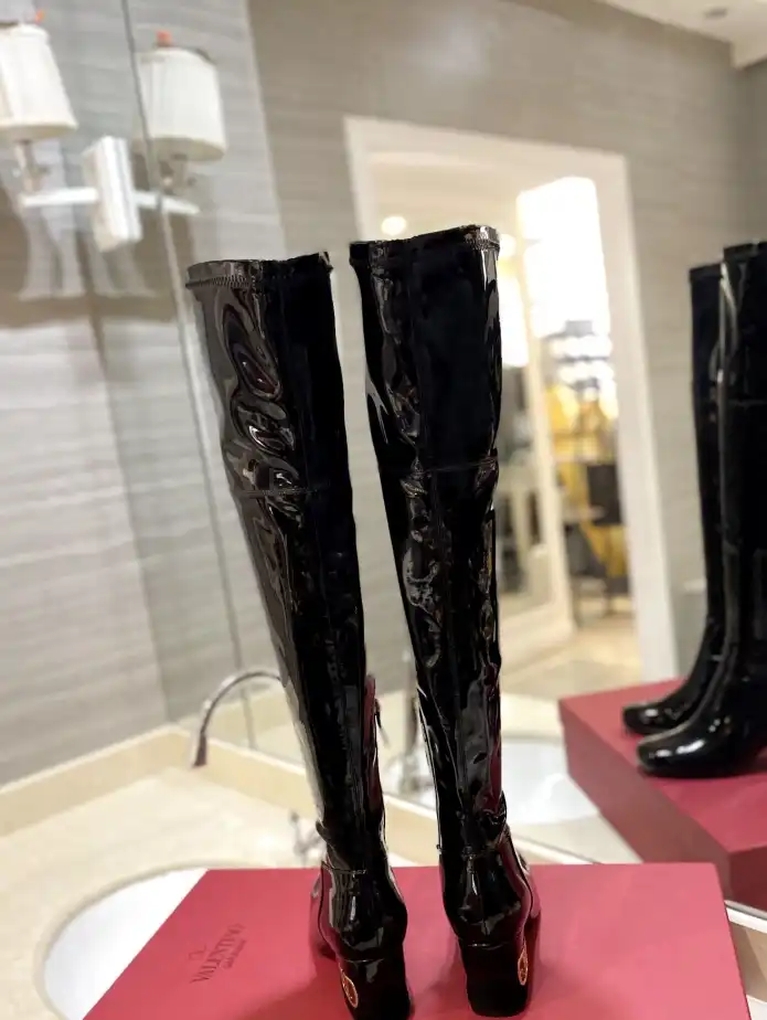 hype Valentino Boots