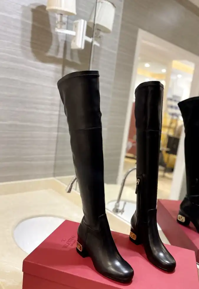 hype Valentino Boots