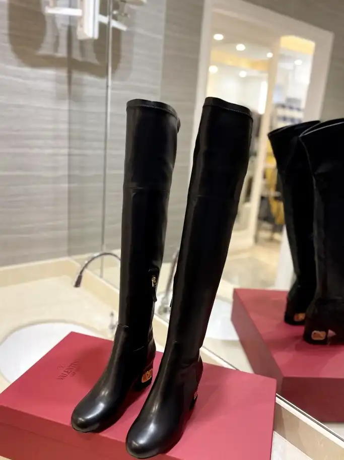 hype Valentino Boots