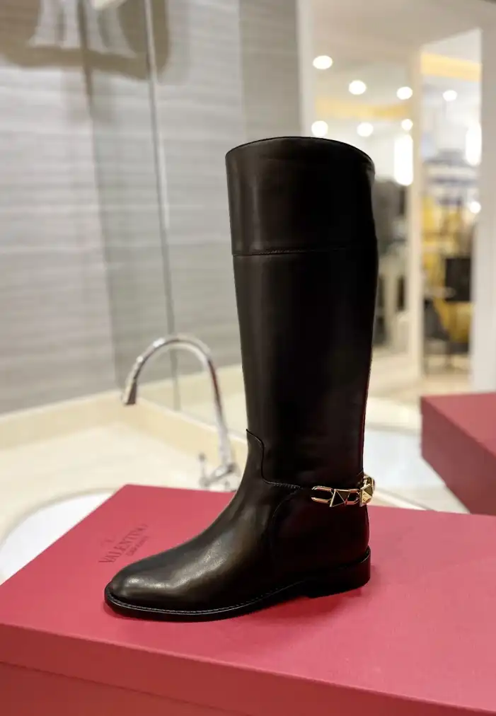 hype Valentino Boots