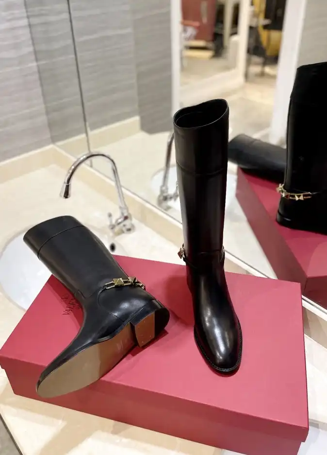 hype Valentino Boots