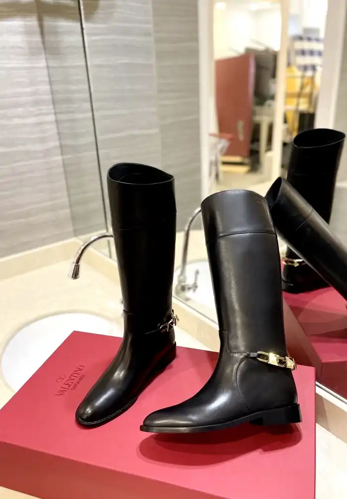 hype Valentino Boots