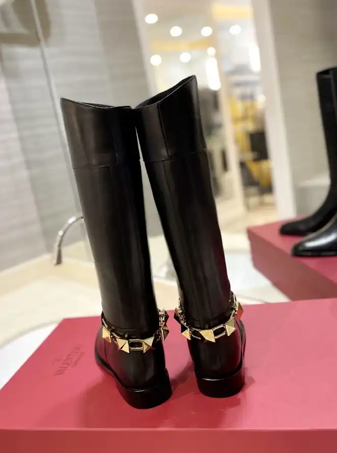 hype Valentino Boots