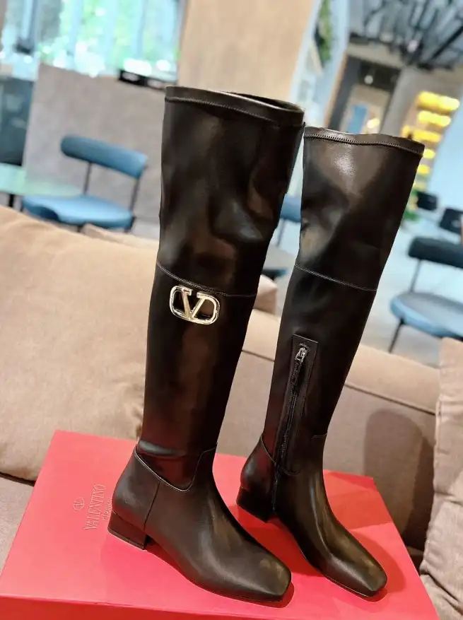 hype Valentino Boots