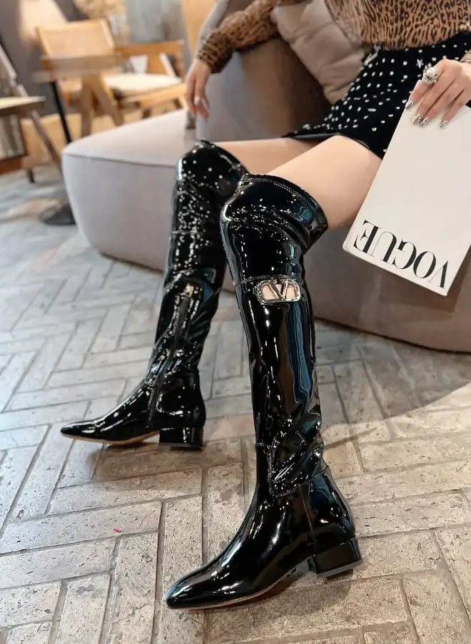 hype Valentino Boots