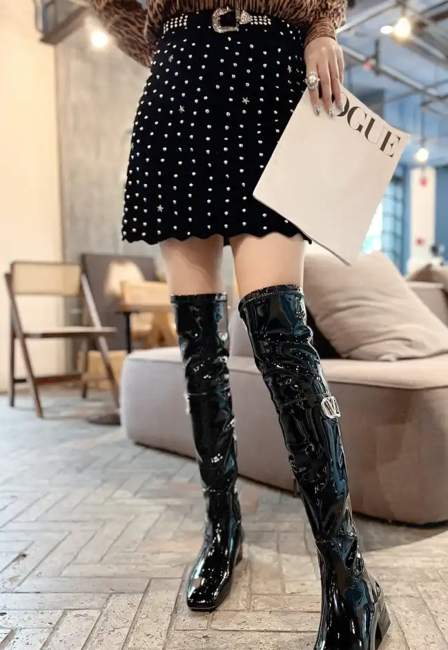 hype Valentino Boots