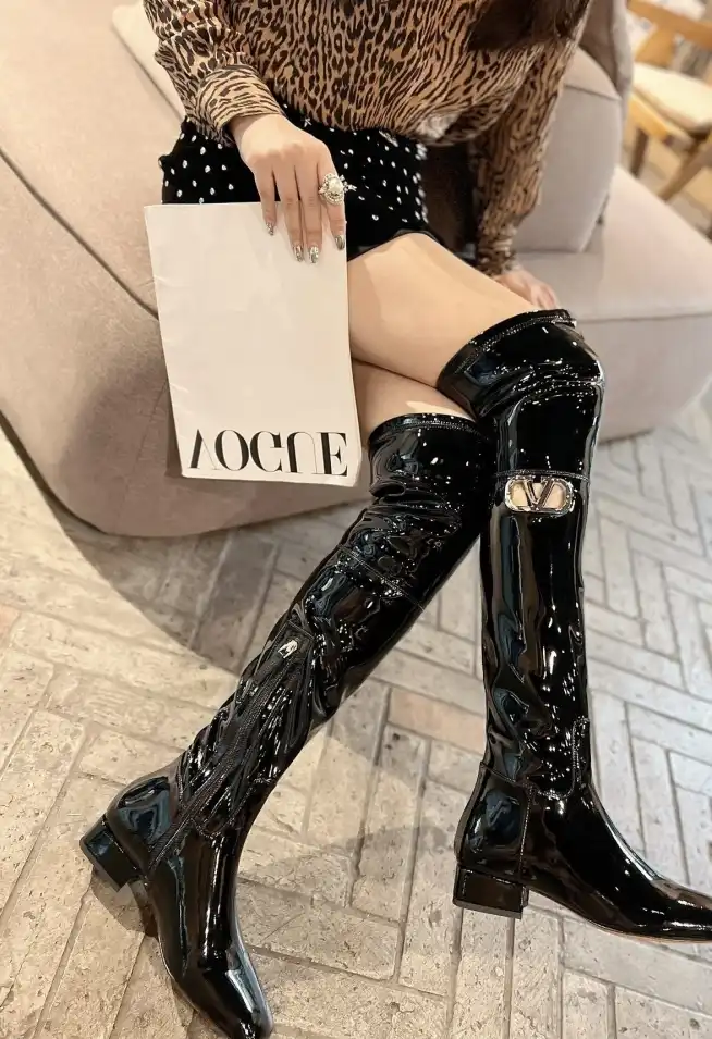 hype Valentino Boots